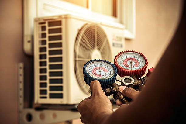 Professional Hvac Installation technician working in Harpersville, AL